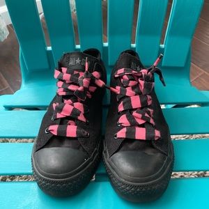 Black converse all star low top